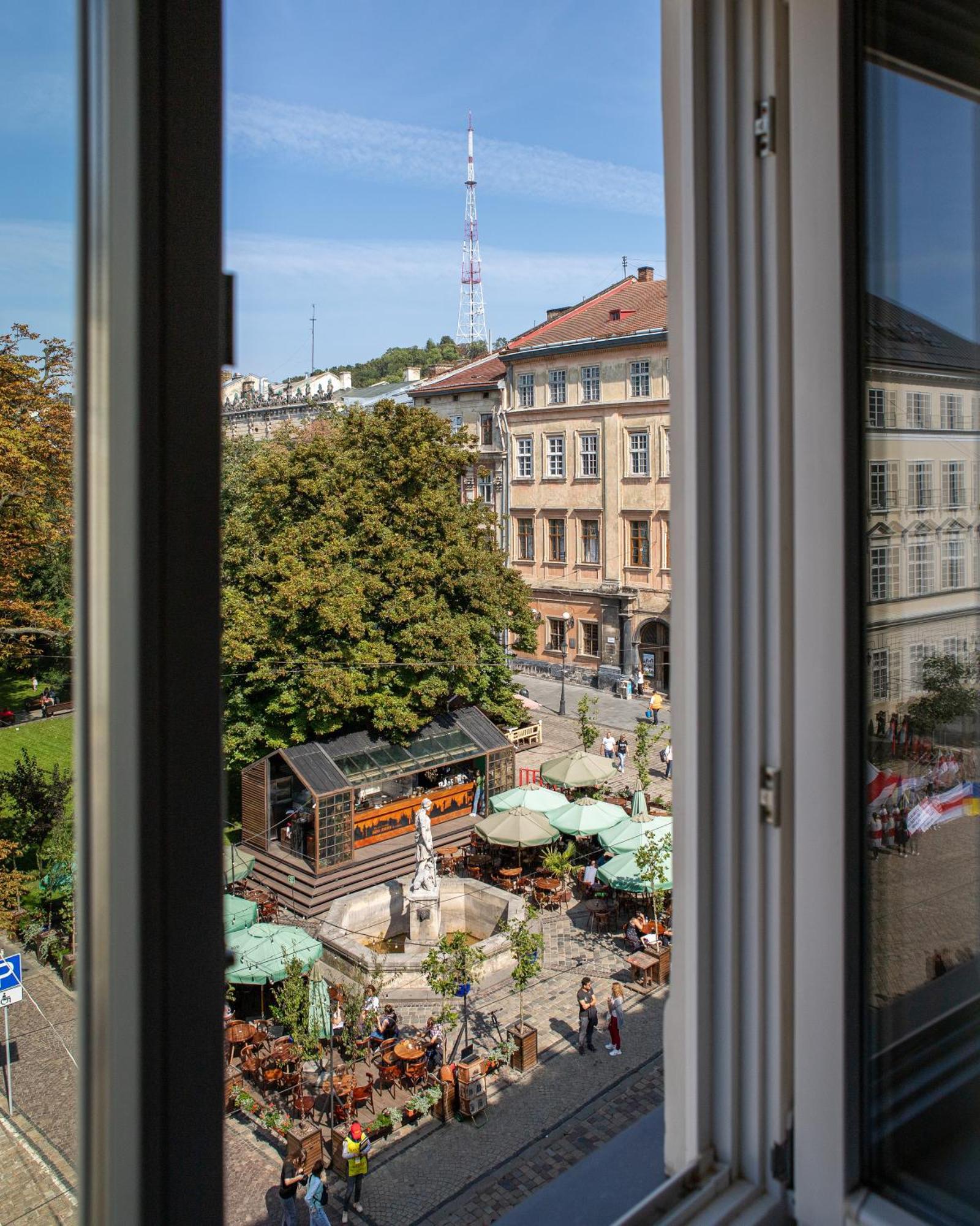 On The Square Hotell Lviv Rum bild